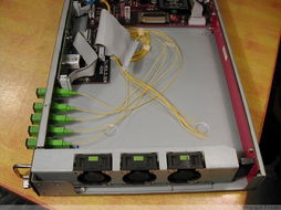 六臺光通訊設(shè)備 構(gòu)建高效信息傳輸?shù)幕?></a></div>
<div   id=